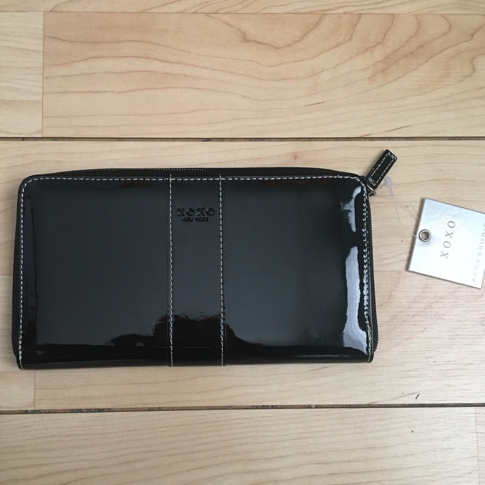 Zippered wallet